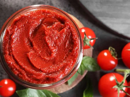 تصویر 2 از رب گوجه فرنگی حلبی خوش‌ رنگ و طبیعی برای آشپزی سریع
